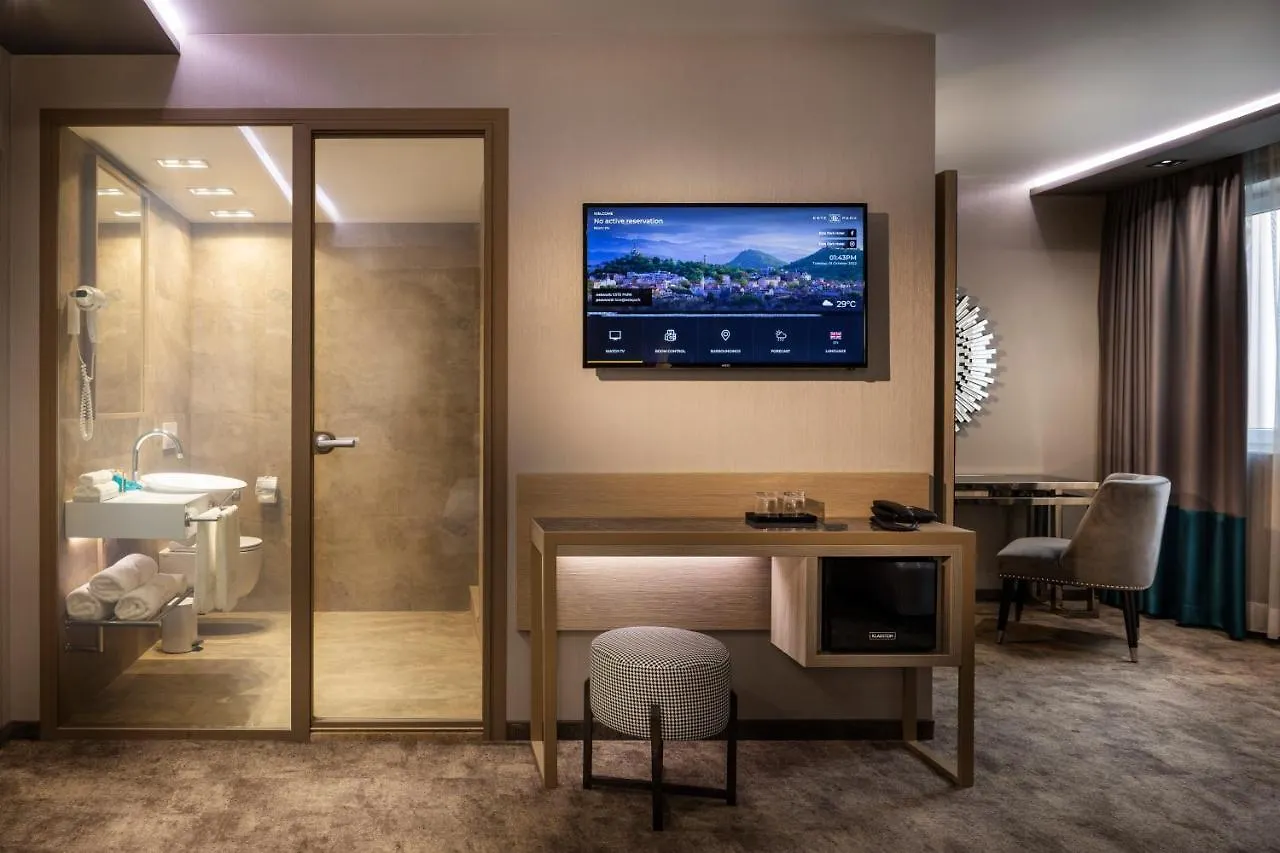 ****  -- Este Park Hotel -- Part Of Urban Chic Luxury Design Hotels - Parking & Compliments - Next To Shopping & Dining Mall Plovdiv Bulgaria