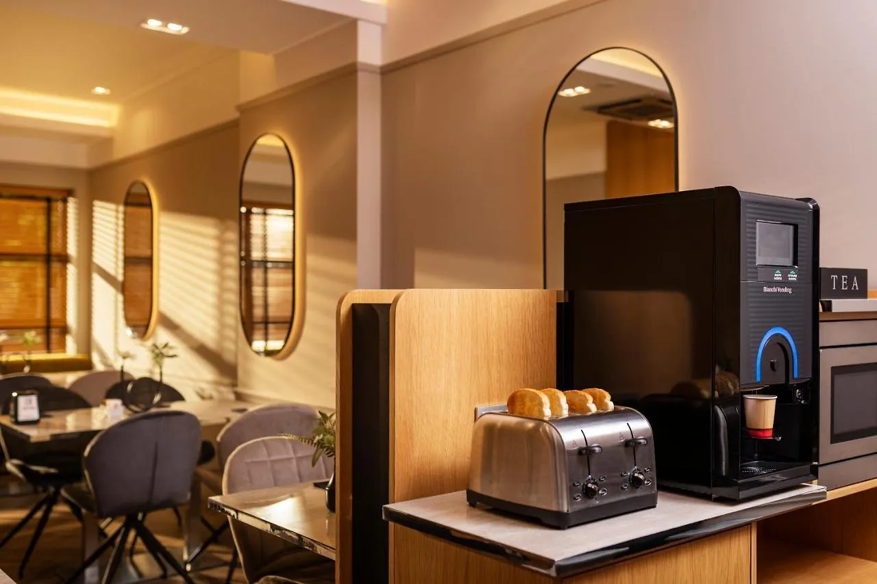 -- Este Park Hotel -- Part Of Urban Chic Luxury Design Hotels - Parking & Compliments - Next To Shopping & Dining Mall Plovdiv