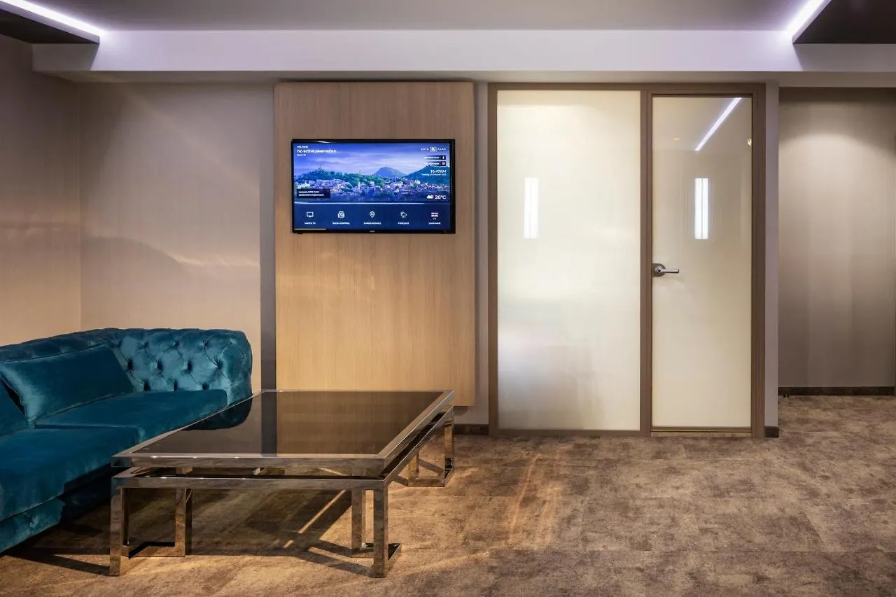 -- Este Park Hotel -- Part Of Urban Chic Luxury Design Hotels - Parking & Compliments - Next To Shopping & Dining Mall Plovdiv