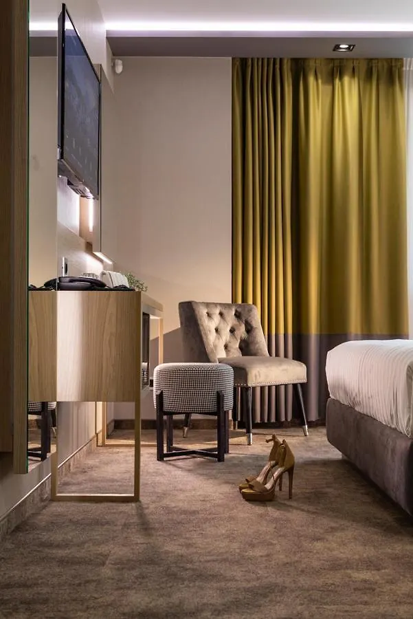 -- Este Park Hotel -- Part Of Urban Chic Luxury Design Hotels - Parking & Compliments - Next To Shopping & Dining Mall Plovdiv