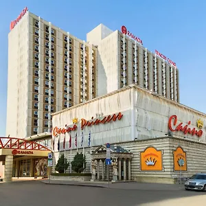 Отель Ramada By Wyndham Center