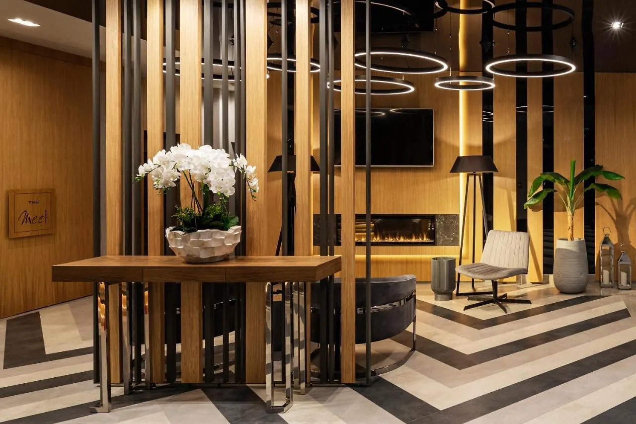 -- Este Park Hotel -- Part Of Urban Chic Luxury Design Hotels - Parking & Compliments - Next To Shopping & Dining Mall Φιλιππούπολη