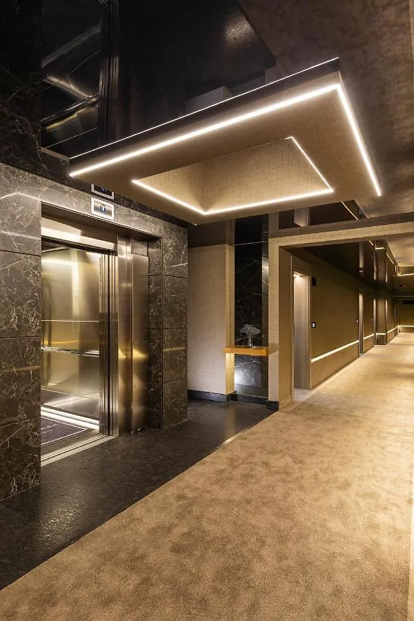 Este Park Hotel: Urban Chic Luxury with Parking Near Shopping Mall Plovdiv