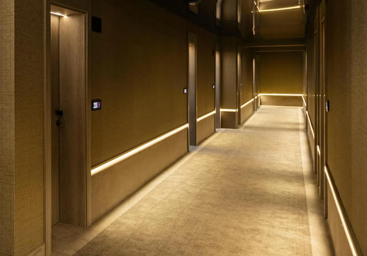 Este Park Hotel: Urban Chic Luxury with Parking Near Shopping Mall Plovdiv Hotel