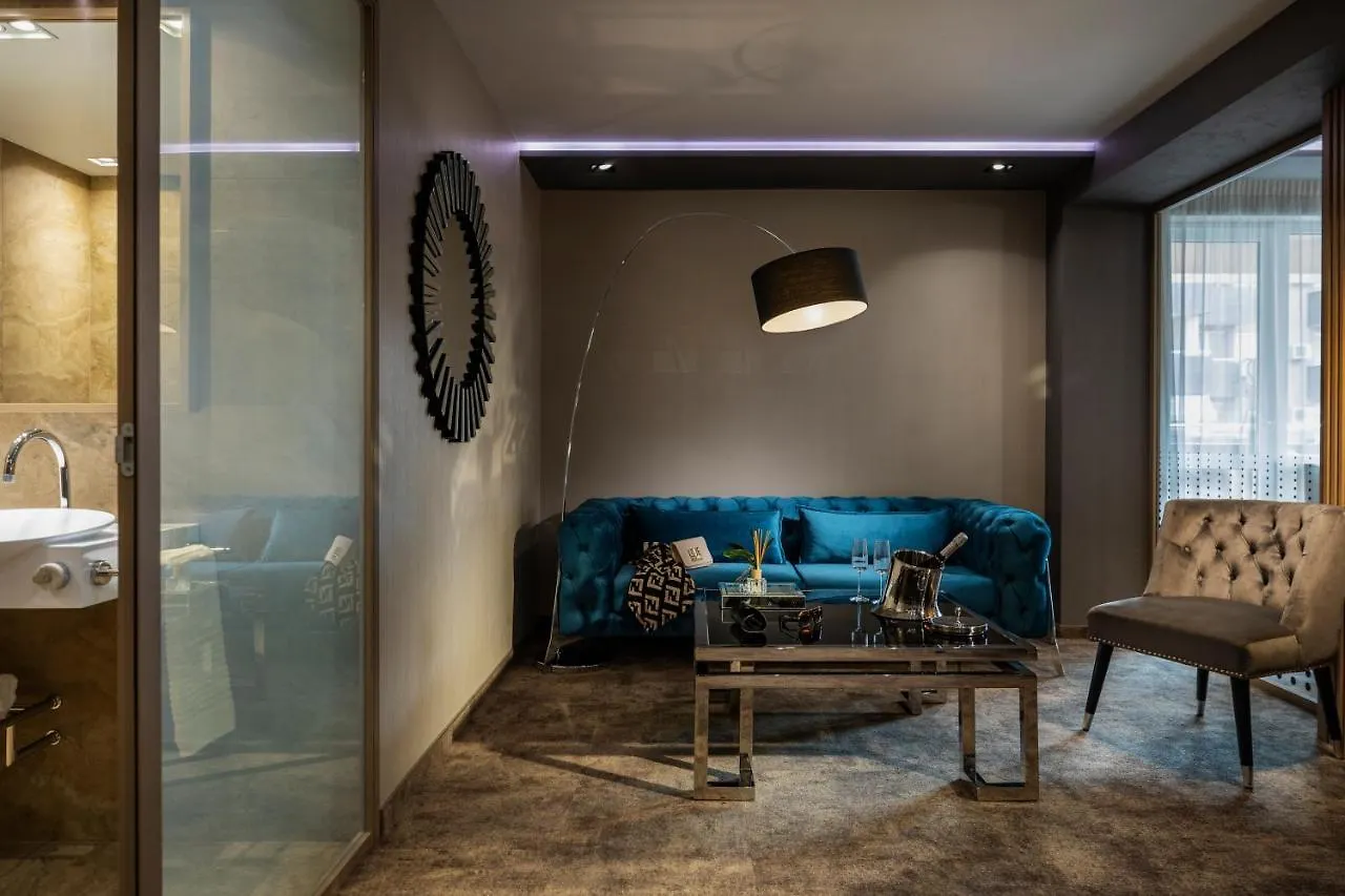 Este Park Hotel: Urban Chic Luxury with Parking Near Shopping Mall Plovdiv Hotel