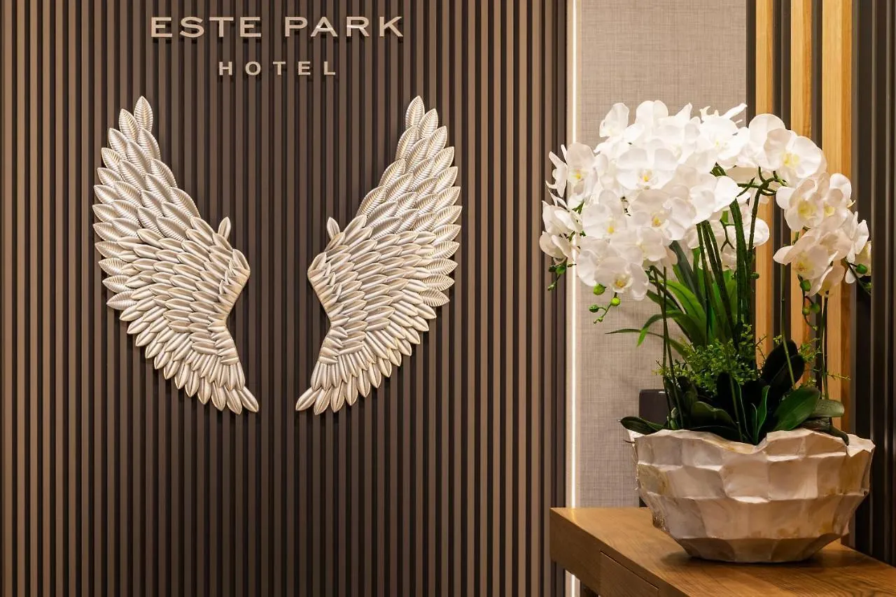 Este Park Hotel: Urban Chic Luxury with Parking Near Shopping Mall Plovdiv