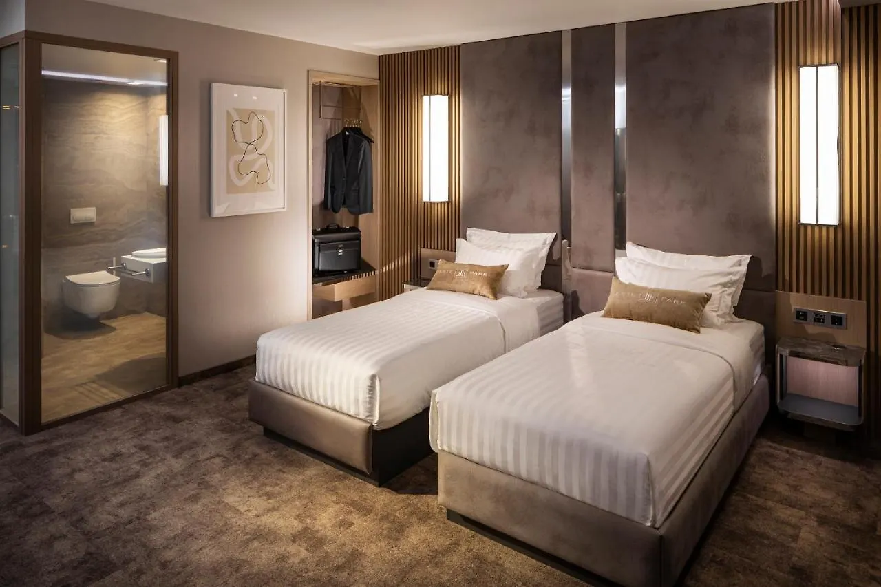 -- Este Park Hotel -- Part Of Urban Chic Luxury Design Hotels - Parking & Compliments - Next To Shopping & Dining Mall Φιλιππούπολη 4*,