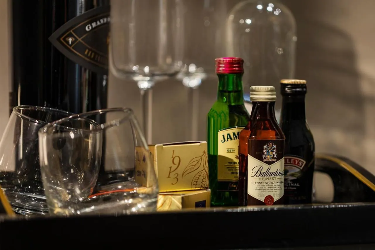 **** Hotel Este Park Hotel: Urban Chic Luxury with Parking Near Shopping Mall Plovdiv Bulgaria