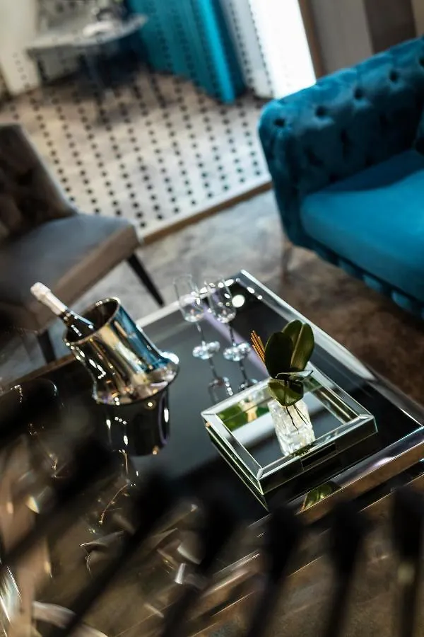 Este Park Hotel: Urban Chic Luxury with Parking Near Shopping Mall Plovdiv Hotel