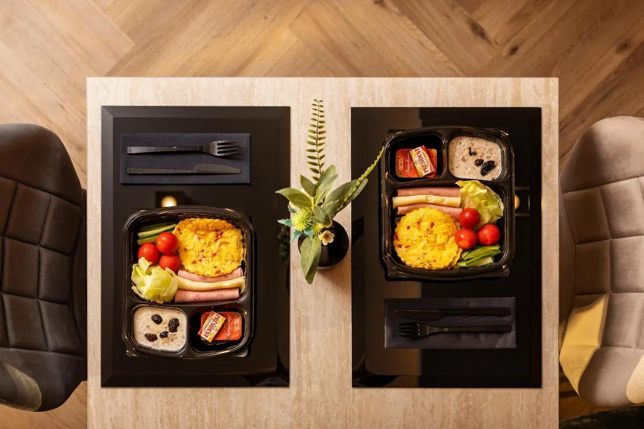 -- Este Park Hotel -- Part Of Urban Chic Luxury Design Hotels - Parking & Compliments - Next To Shopping & Dining Mall פלובדיב
