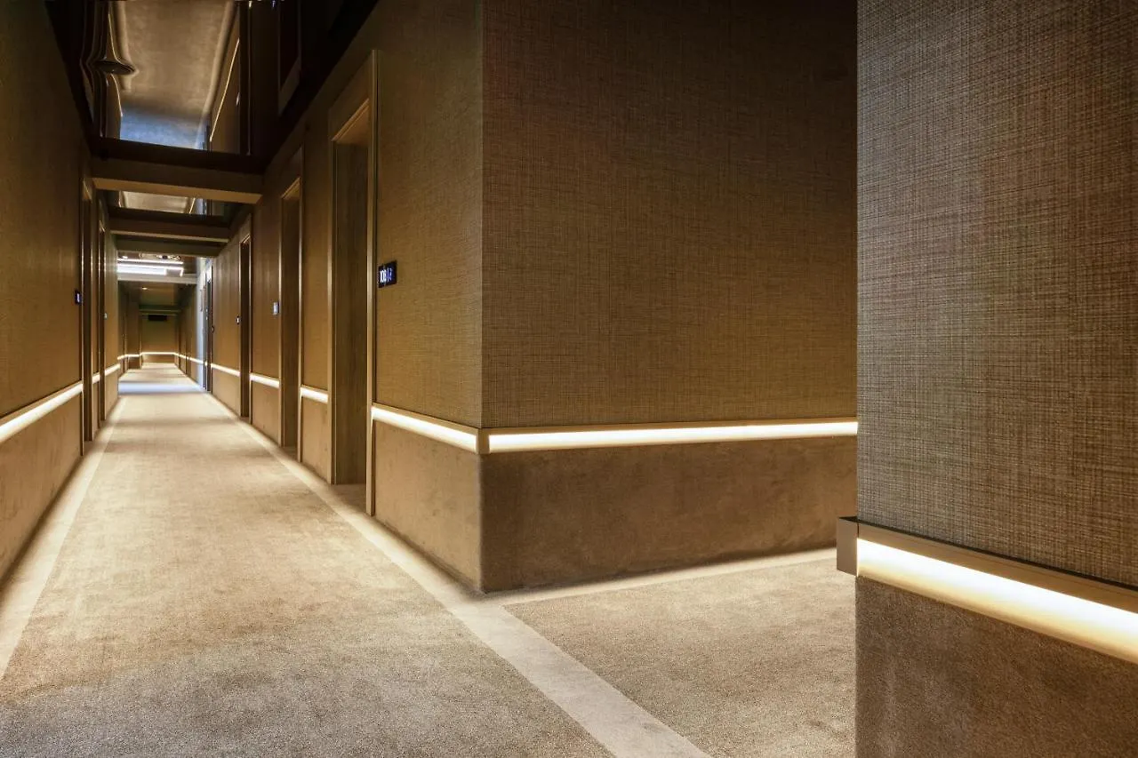 **** Hotel Este Park Hotel: Urban Chic Luxury with Parking Near Shopping Mall Plovdiv Bulgaria