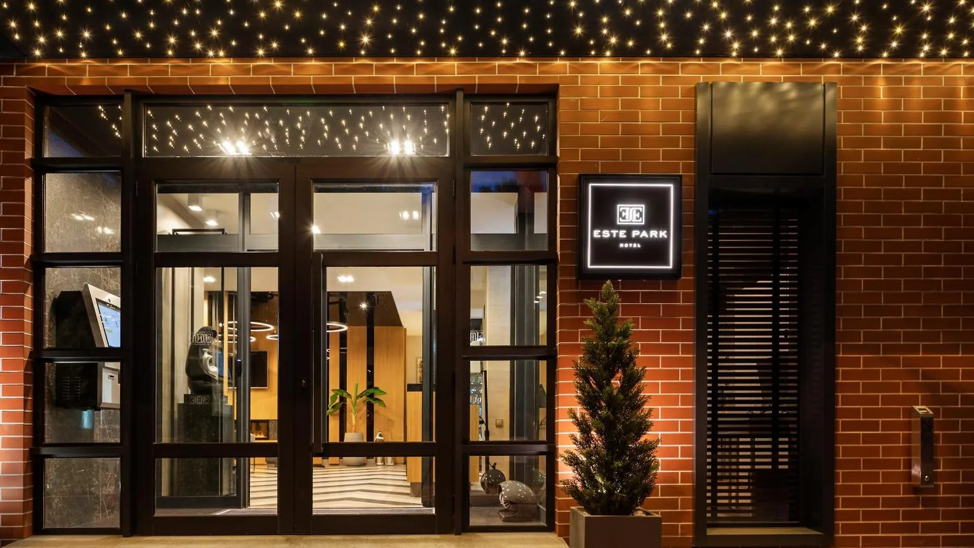 Hotel Este Park Hotel: Urban Chic Luxury with Parking Near Shopping Mall Plovdiv
